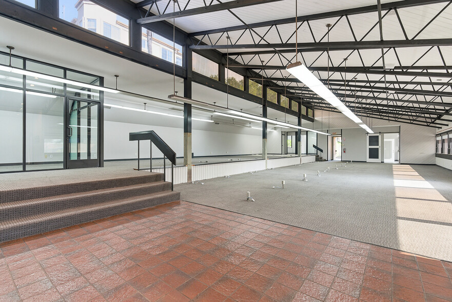 More Photos Of 2943-2947 Foothill Blvd, La Crescenta Medical For Lease