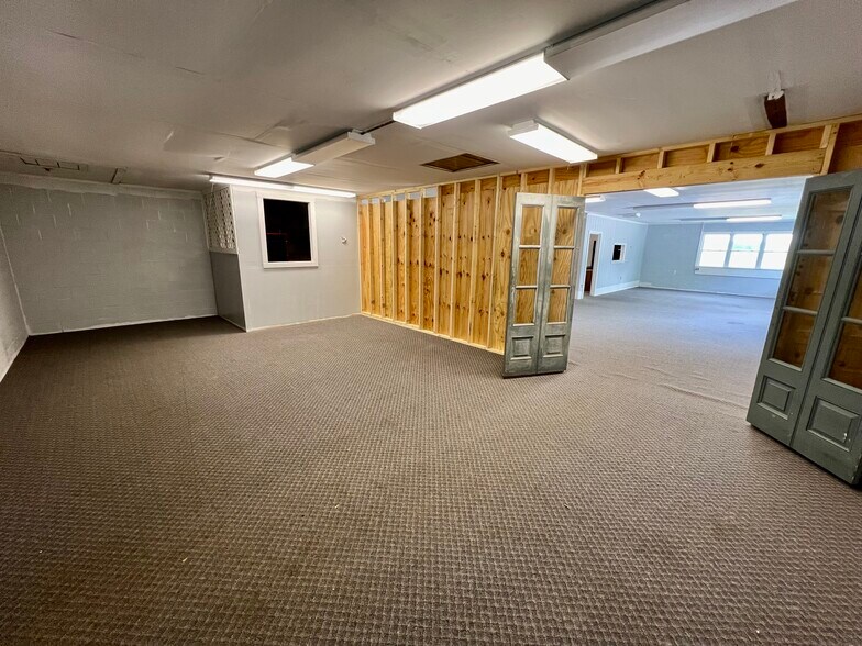 More Photos Of 15242 General Puller Hwy, Deltaville Freestanding For Sale