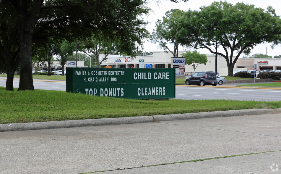 More Photos Of 15204-15226 West Rd, Houston General Retail For Lease