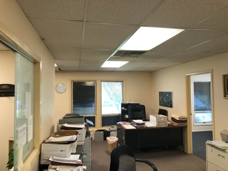 More Photos Of 170 Changebridge Rd, Montville Office For Sale