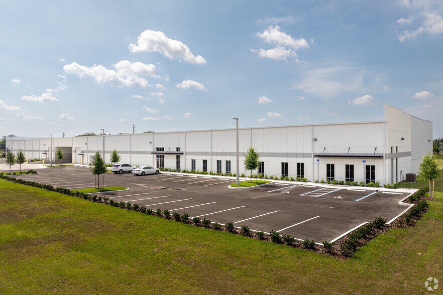 Primary Photo Of 512 Dauntless Pt, Sanford Distribution For Lease