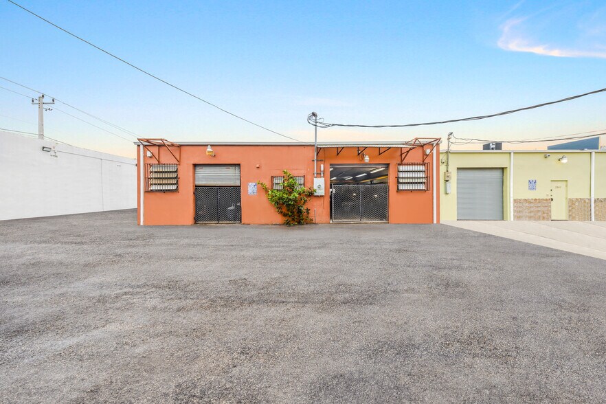 More Photos Of 2421 NW 27th Ave, Miami Freestanding For Sale