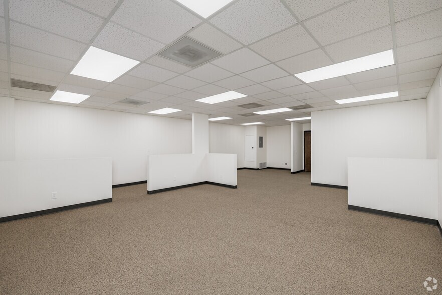 More Photos Of 7710 Balboa Ave, San Diego Office For Lease