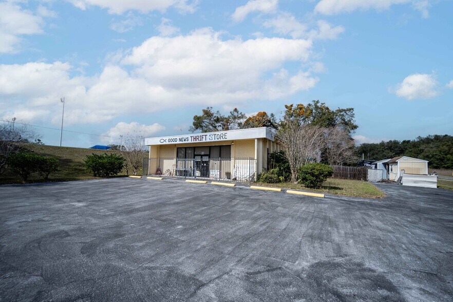 More Photos Of 619 N Dixie Ave, Fruitland Park General Retail For Sale