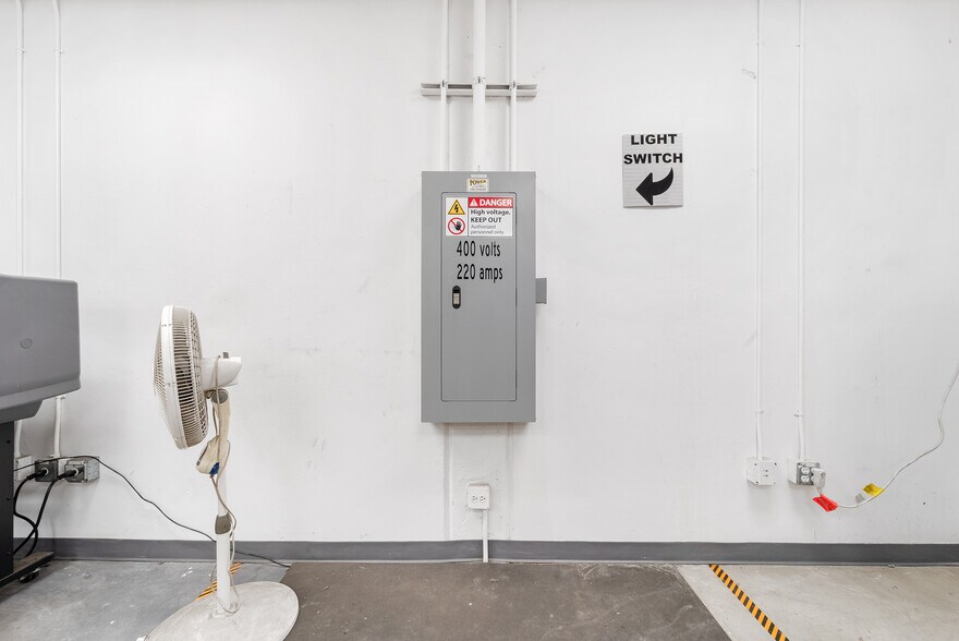 More Photos Of 8399 Edgewater Dr, Oakland Warehouse For Sale