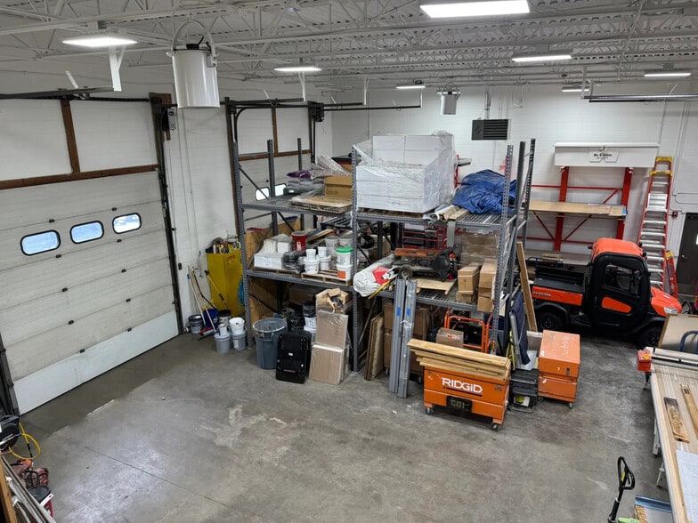 More Photos Of 75 Elliott St E, Hartford Light Manufacturing For Lease