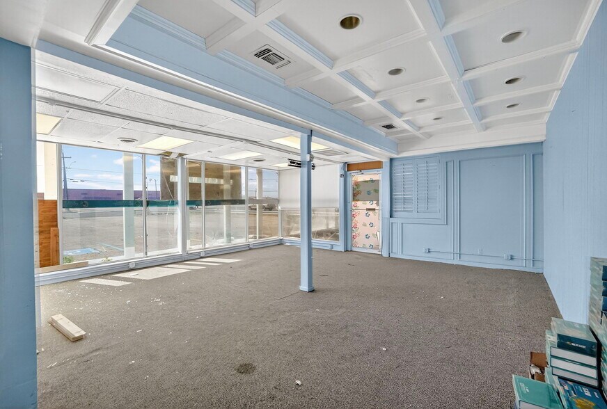 More Photos Of 2201 E 8th St, Odessa Office For Sale