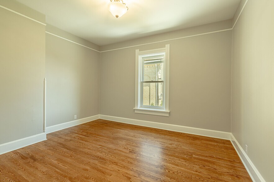 More Photos Of 1303 11th St, Monroe Storefront Retail Office For Lease