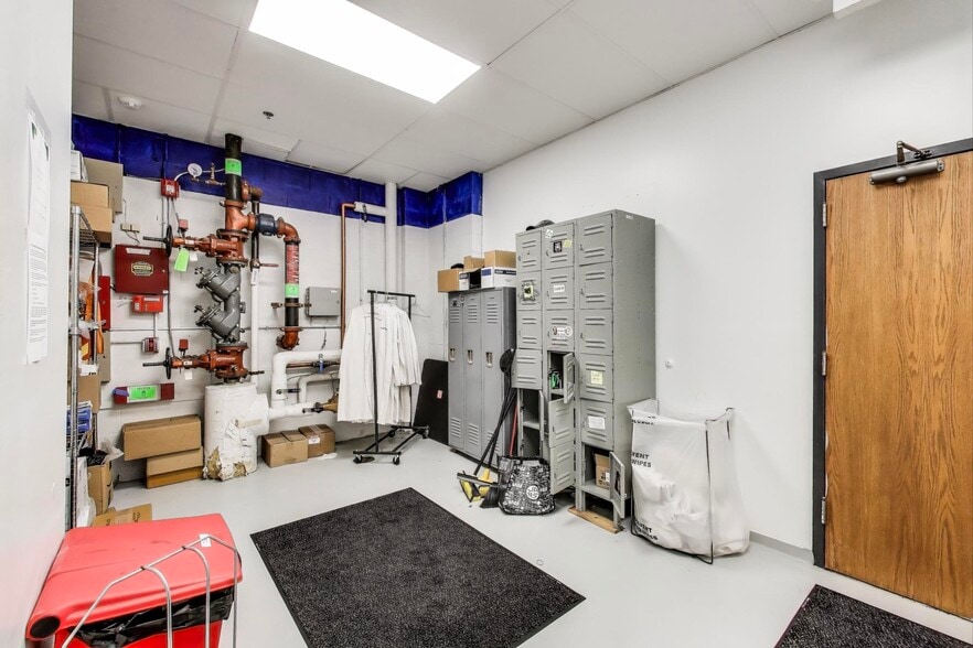 More Photos Of 5511 95th Ave, Kenosha Warehouse For Sale