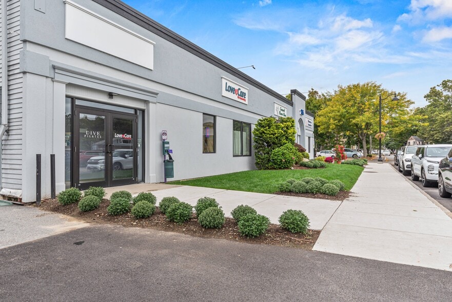 More Photos Of 135 Commonwealth Ave, Concord Storefront Retail Office For Lease