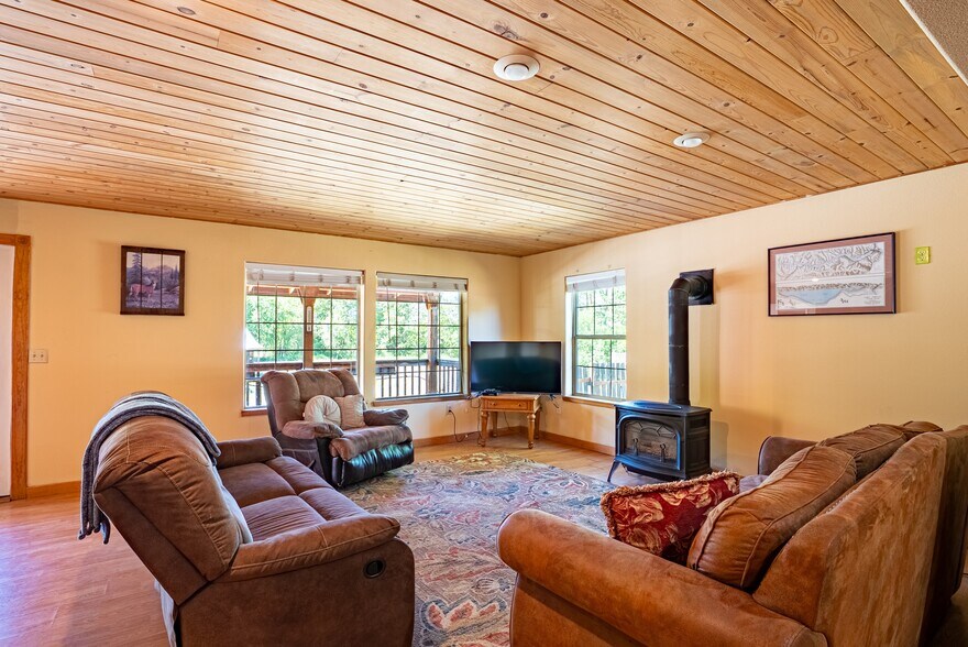 More Photos Of 1454 Old Hwy 97, Malott Restaurant For Sale