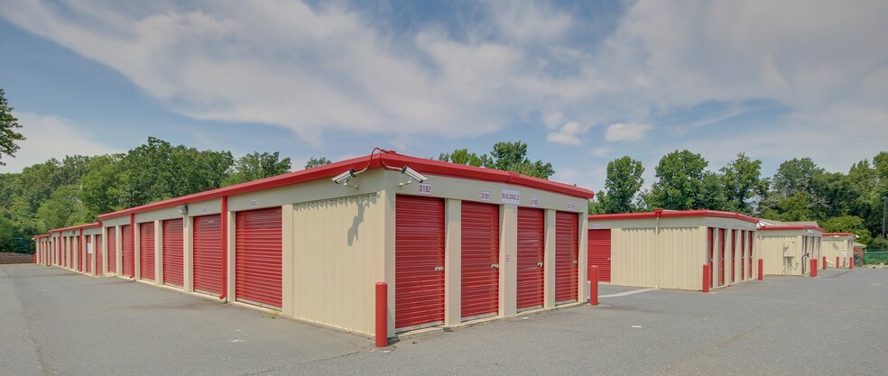 More Photos Of 1825 N Fayetteville St, Asheboro Self Storage For Sale