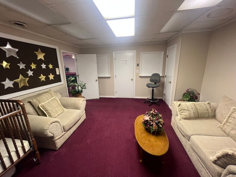 More Photos Of 2307 S Boston Rd, Danville Flex For Sale