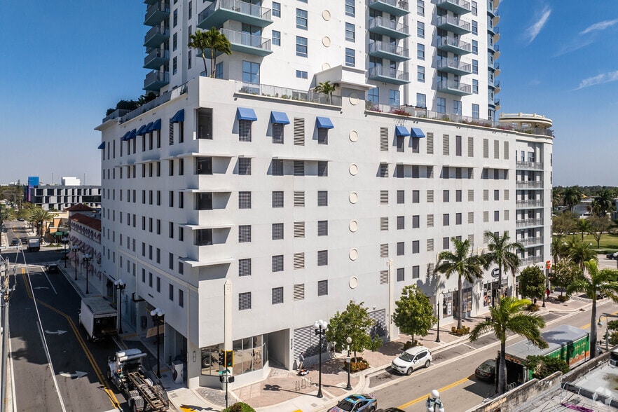 More Photos Of 1820 Hollywood Blvd, Hollywood Restaurant For Lease