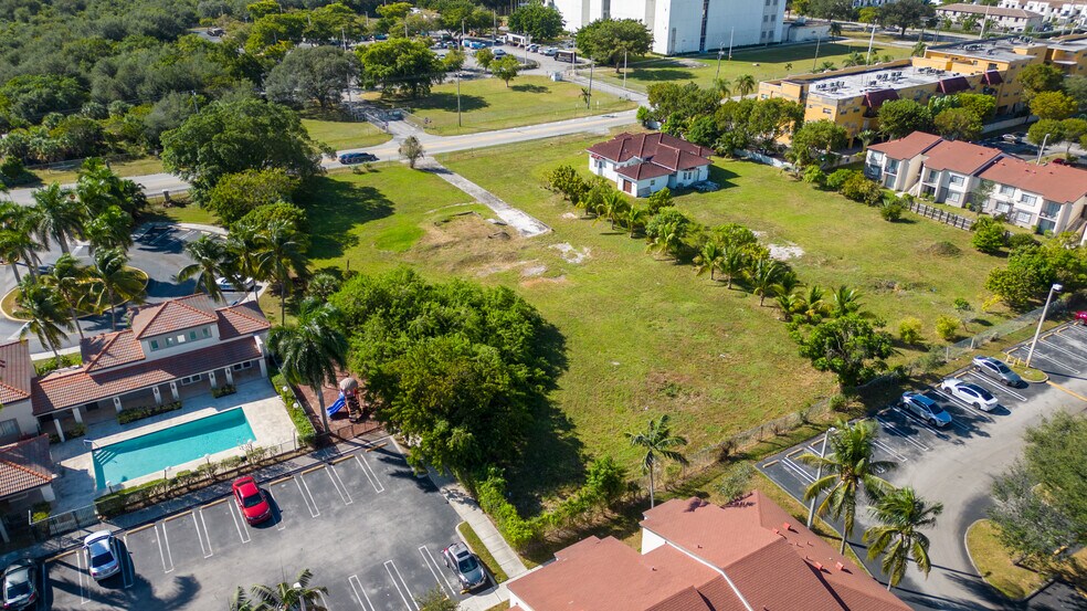 More Photos Of 4945 SW 41st St, Pembroke Park Land For Sale