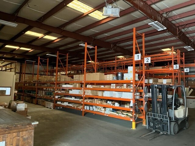More Photos Of 3683 N Peachtree Rd, Atlanta Distribution For Lease