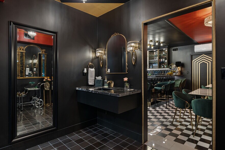 More Photos Of 120 W Vereda Sur, Palm Springs Hotel For Sale