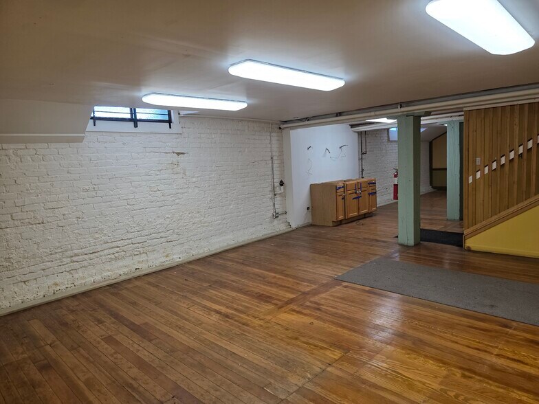 More Photos Of 1319-1321 Emerson St, Evanston Office For Lease