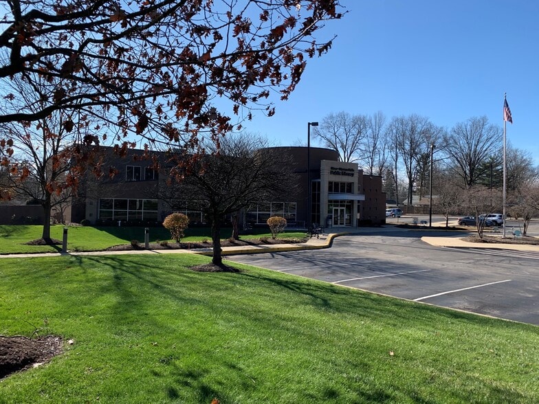 More Photos Of 3527 Darrow Rd, Stow Office For Sale