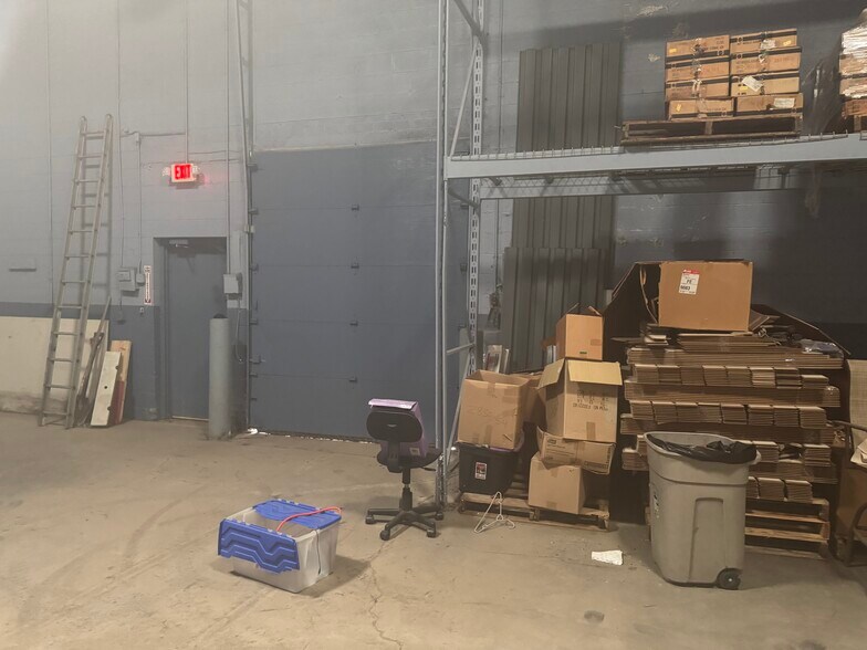 More Photos Of 34401 Commerce Rd, Fraser Warehouse For Lease