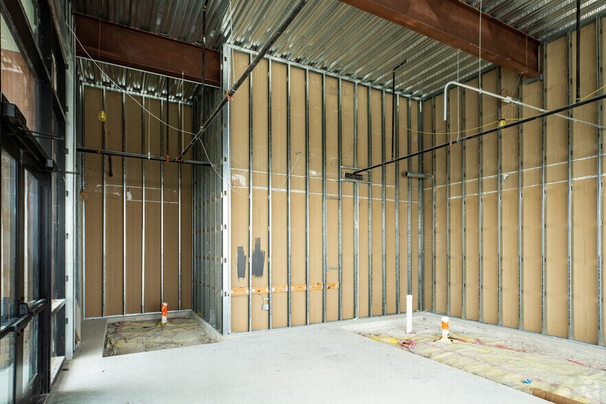 More Photos Of 5325 Airport Blvd, Austin Office For Lease