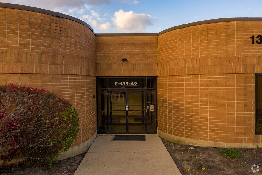 More Photos Of 135 E St. Charles Rd, Carol Stream Light Distribution For Lease
