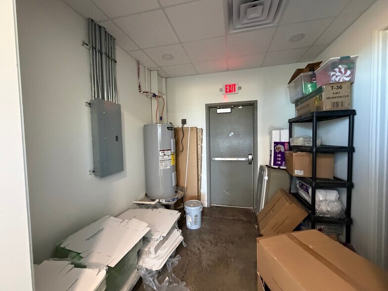 More Photos Of 6009 FM 307, Midland Storefront For Lease