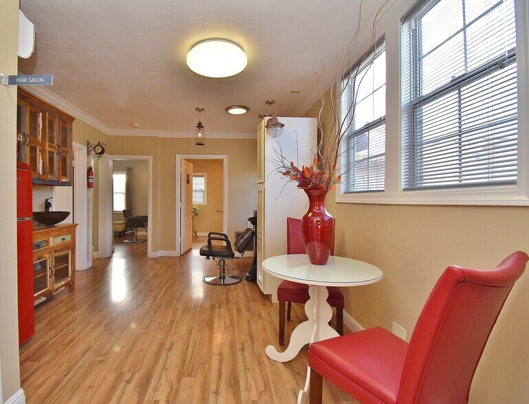 More Photos Of 264 Spring St, Pleasanton Storefront Retail Office For Lease