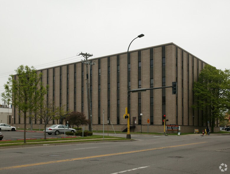 More Photos Of 2021 E Hennepin Ave, Minneapolis Office For Sale