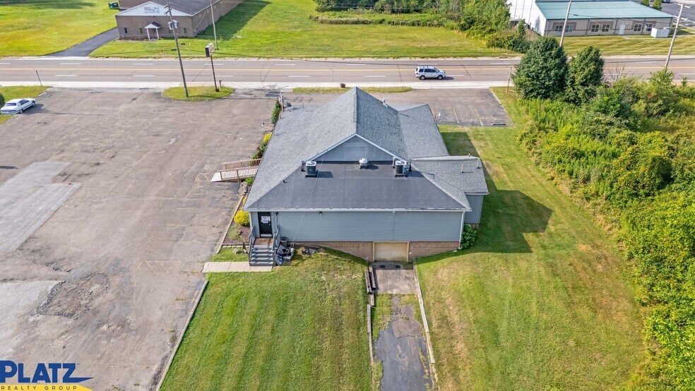 More Photos Of 4040 McCartney Rd, Lowellville Bar For Sale