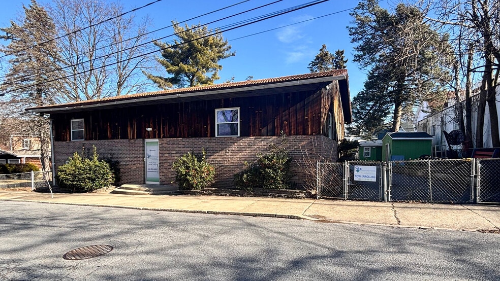 Primary Photo Of 2304 S 5th St, Allentown Daycare Center For Lease