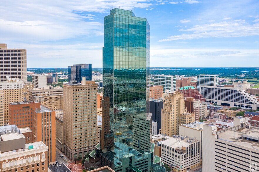 More Photos Of 777 Main St, Fort Worth Office For Lease