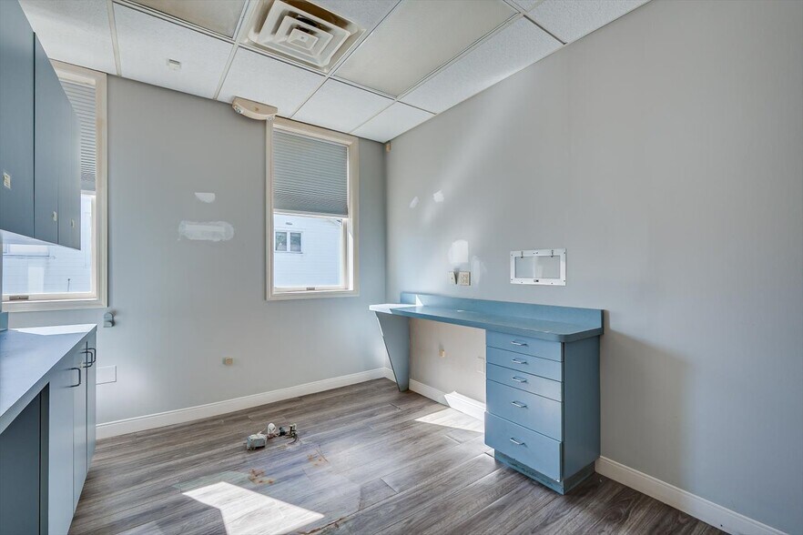 More Photos Of 2412 Plainfield Ave, South Plainfield Office For Sale