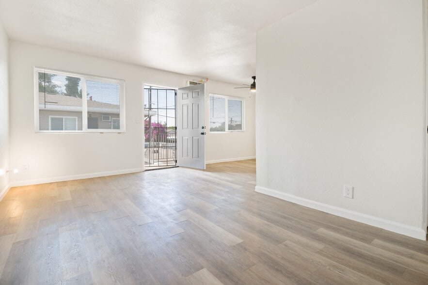 More Photos Of 1312-1322 Bulldog Ln, Fresno Apartments For Sale