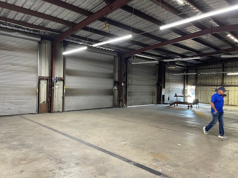 More Photos Of 971 F St, West Sacramento Service For Lease