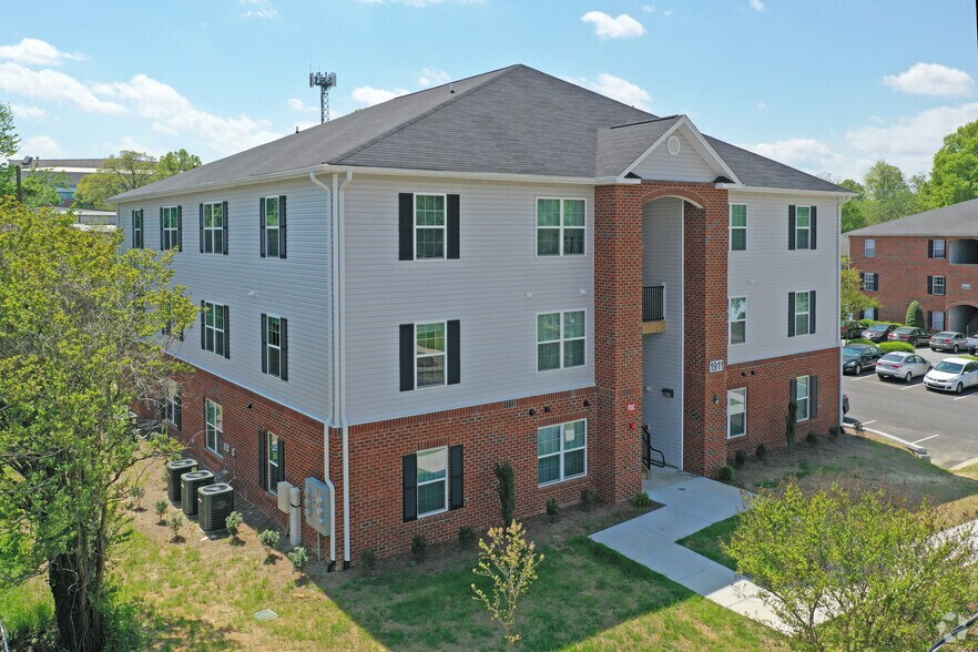 More Photos Of 1911-1923 Spring Garden St, Greensboro Apartments For Sale