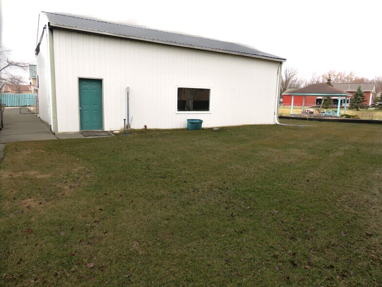 More Photos Of 8622 Dixie Hwy, Fair Haven Flex For Sale