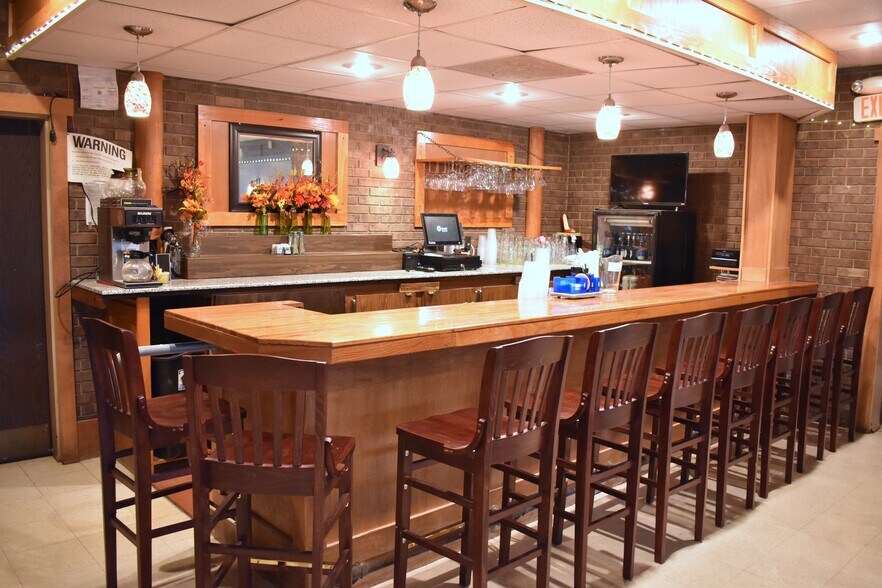 More Photos Of 24 S First St, Fulton Restaurant For Sale