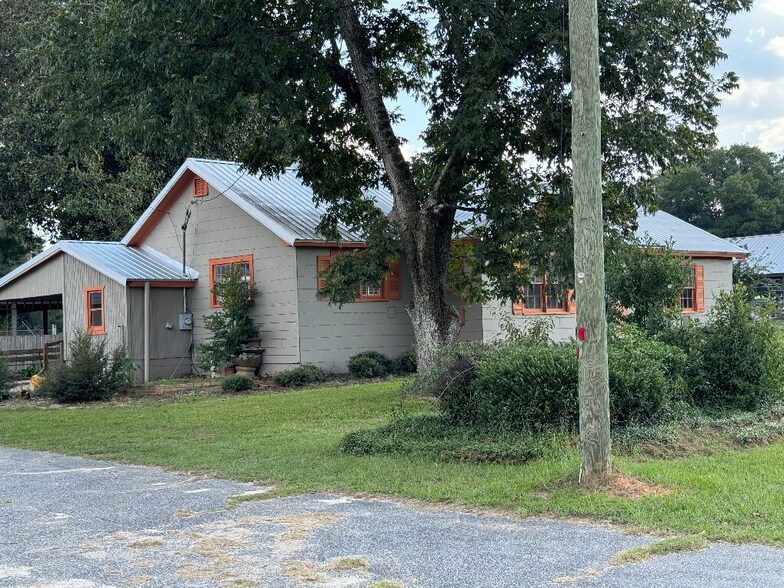 More Photos Of 506 General Courtney Hodges Blvd, Perry Coworking Space