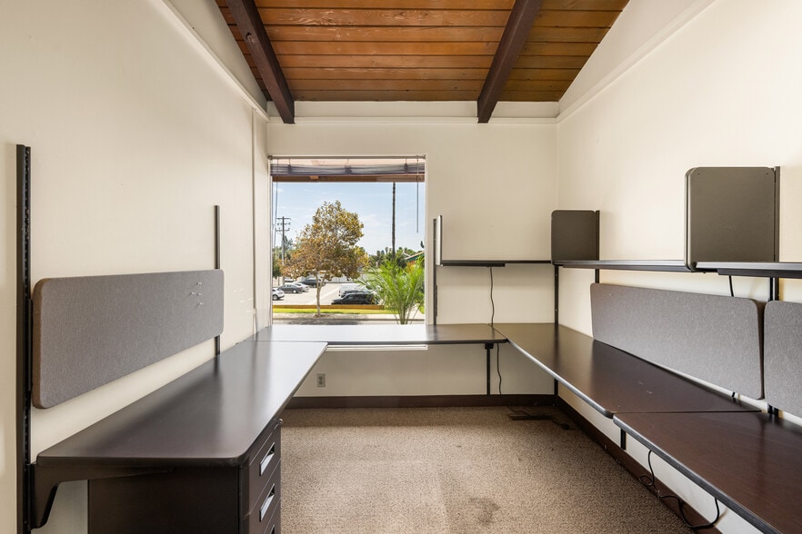 More Photos Of 1661 E Chapman Ave, Fullerton Office For Sale