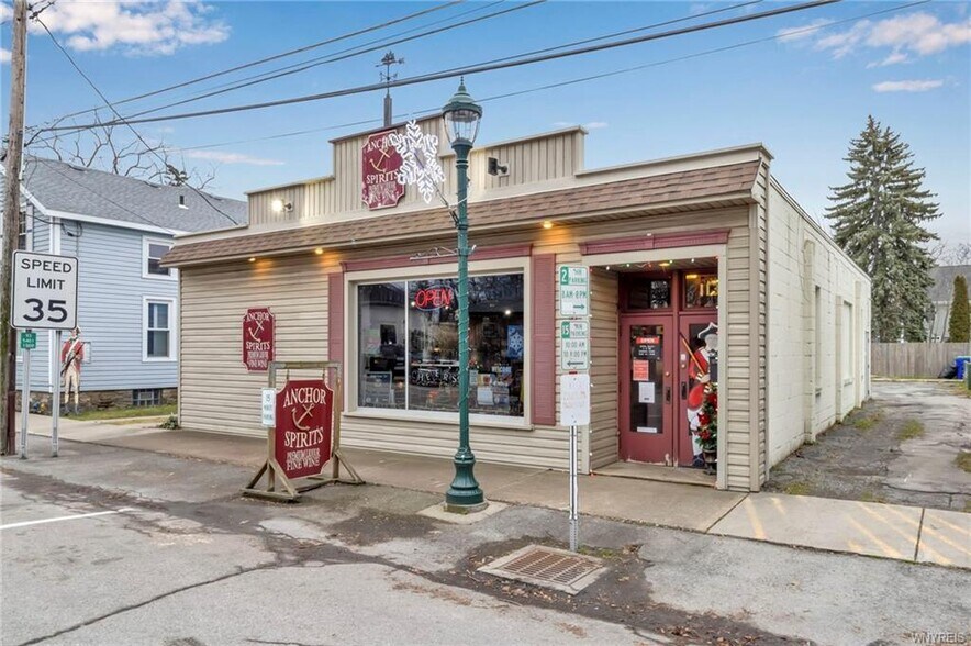 More Photos Of 113 Lockport St, Youngstown General Retail For Sale