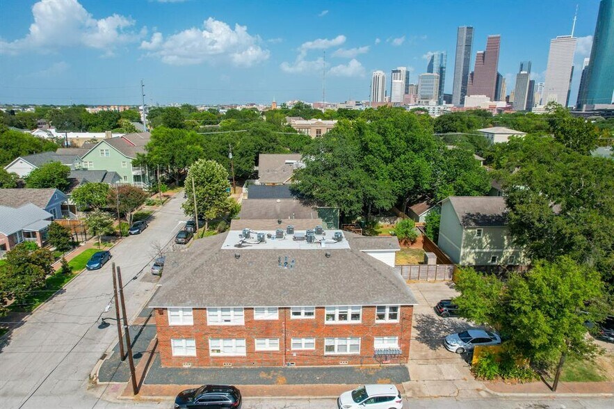 More Photos Of 2021 Kane St, Houston Apartments For Sale