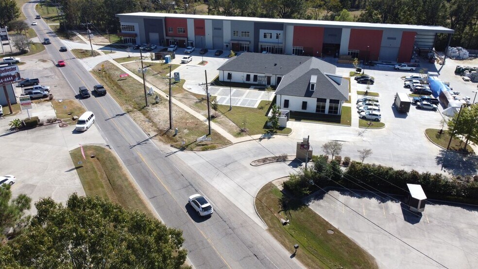 More Photos Of 17250 Jefferson Hwy, Baton Rouge Office For Lease
