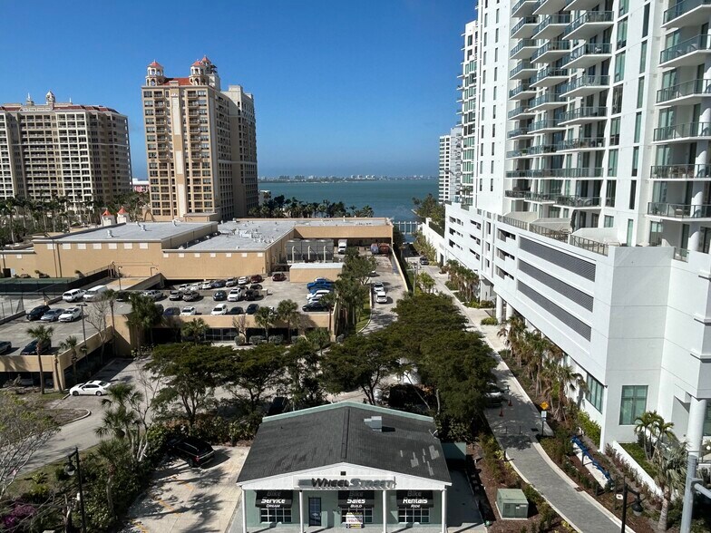More Photos Of 211 Tamiami Trl, Sarasota Freestanding For Lease