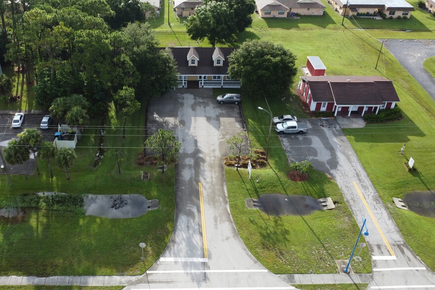 More Photos Of 1312 15th St N, Immokalee Office For Sale