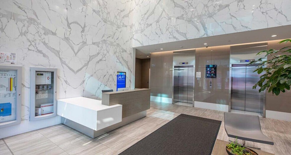 More Photos Of 988 W Broadway, Vancouver Office For Lease