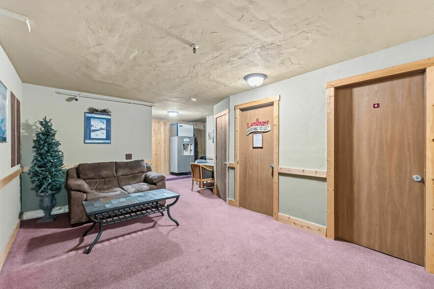 More Photos Of 205 Beaver Lodge Rd, Frisco Hotel For Sale
