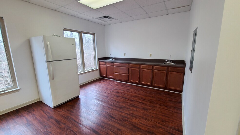 More Photos Of 6900 Houston Rd, Florence Office For Sale