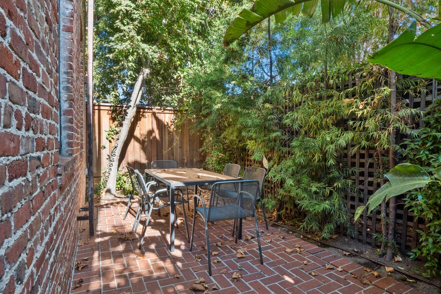 More Photos Of 247 High St, Palo Alto Office For Lease