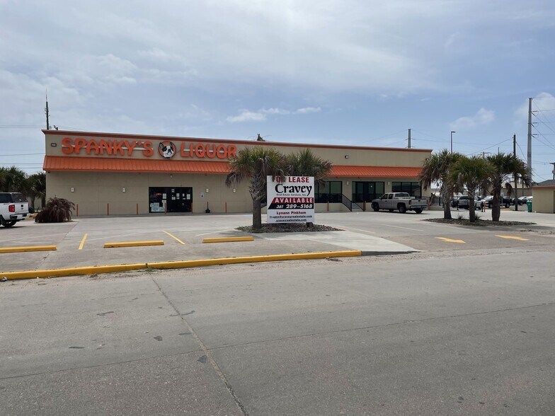 Primary Photo Of 219 E Goodnight Ave, Aransas Pass General Retail For Lease